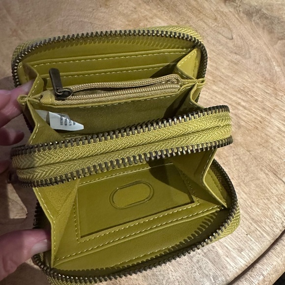 Universal Threads Credit Card Wallet Mini - Picture 2 of 3